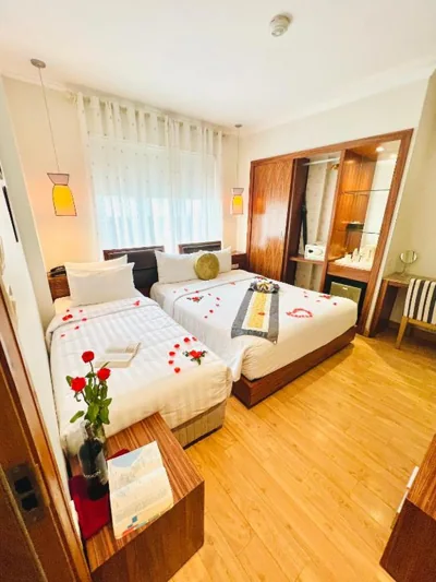 豪华三人间 — Elite Central Hotel Hanoi